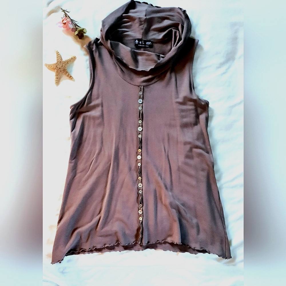 TRUE ESSENCE Brown Sleeveless, Faux Button-Down, Cowl-Neck Top